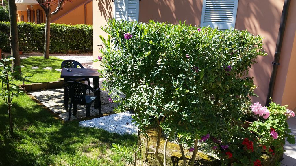 A Due Passi Dal Mare B&B Numana Exterior photo